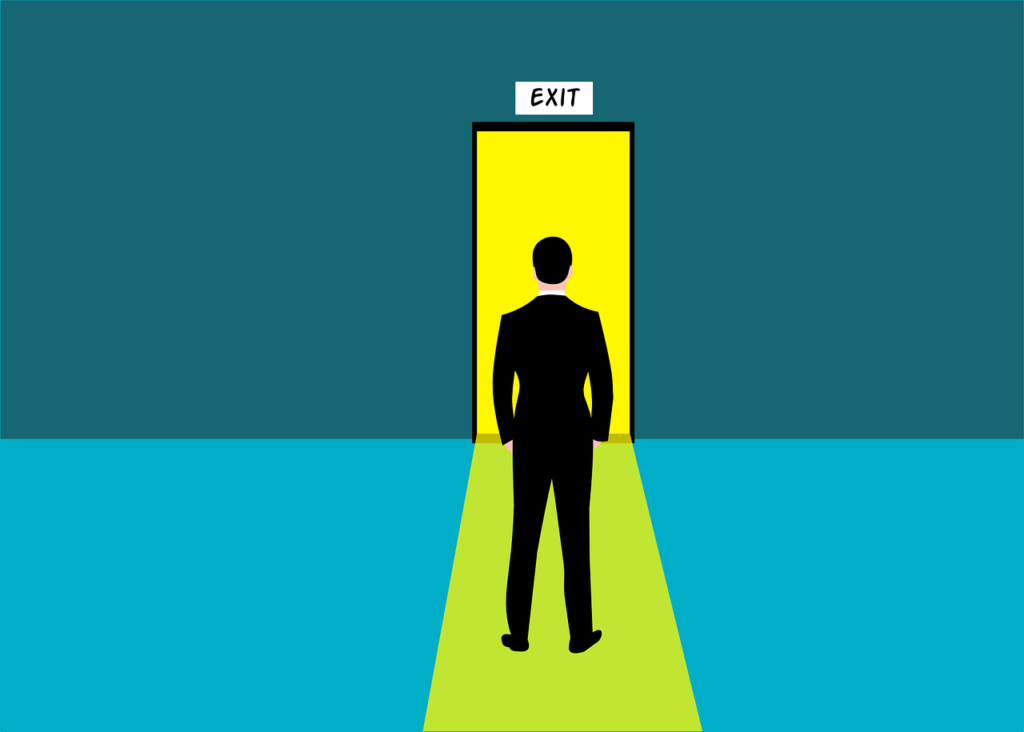 Benefits and Risks of Hiring a Past Employee in Talent-short Market